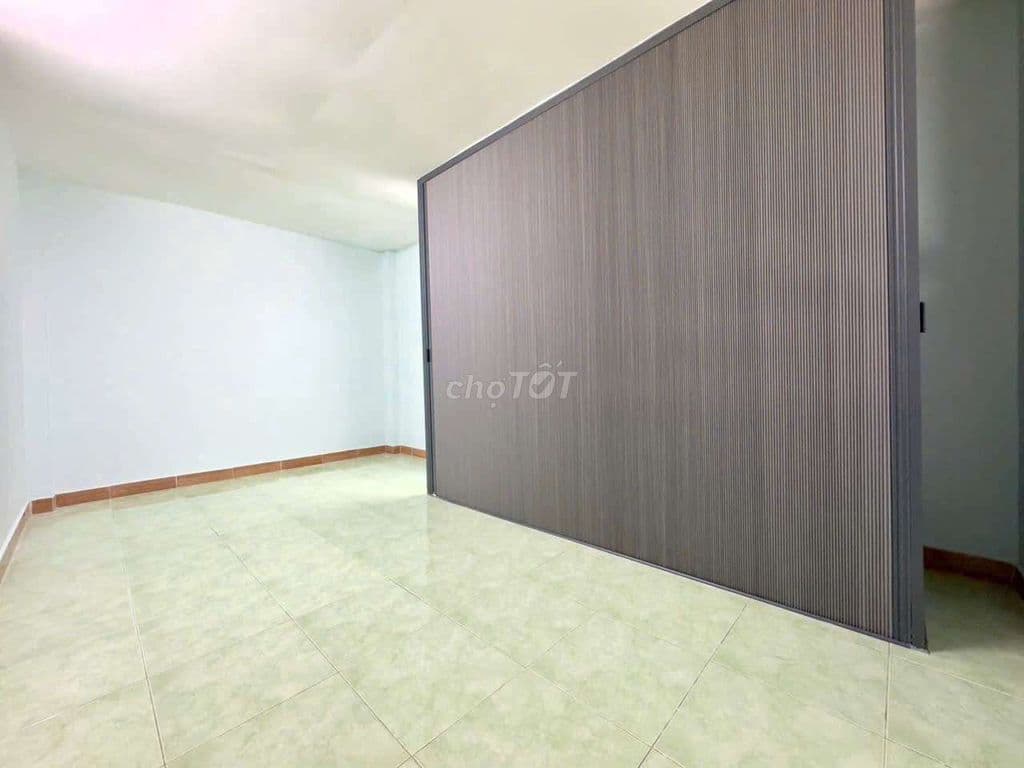 Bán Nhà Gần Chợ Nguyễn Sơn - (40m2 - 1,5 Tầng) - Giá Chỉ : 4,1 Tỷ - Ảnh 3