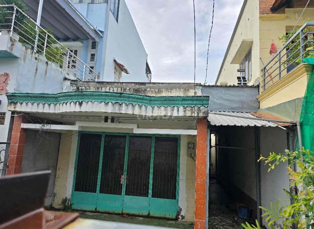 BÁN ĐẤT NGANG 6,2m x 22m 138m2 NHÀ C4 TIỆN XÂY MỚI ĐẦU TƯ QUẬN 7 6,5Ty