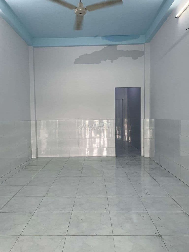 BÁN NHÀ 4*10 NHỈNH 3 TY, SỔ ĐẸP, GIÁP KÊNH THAM LƯƠNG