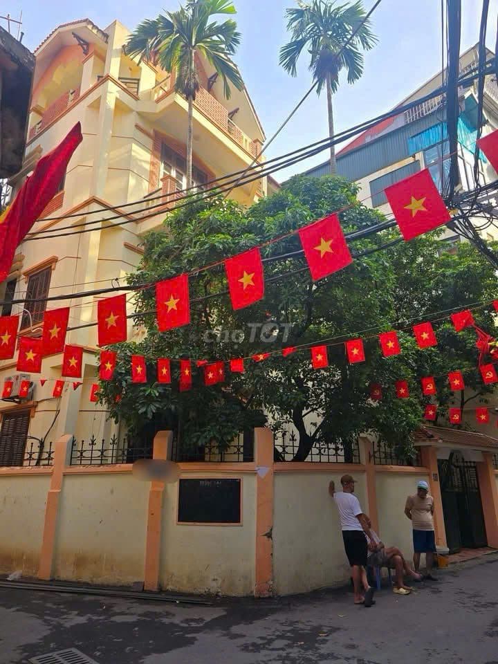 Bán nhah BIỆT THỰ Dịch Vọng Hậu, Lô Góc 156M2 x 4T, Gara Oto, Giá 37Tỷ