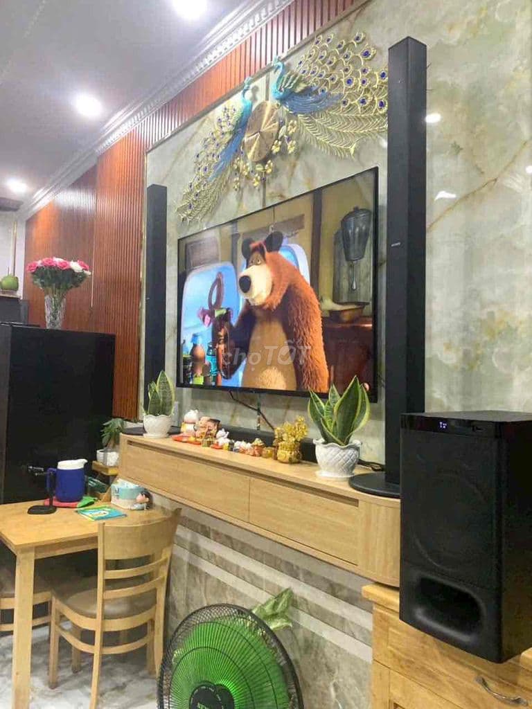 Tôi bán nhà 53 m2, Sổ hồng,1 trệt.1 lầu. Sát hẽm ôtô,tuyệt đẹp. Quận 7