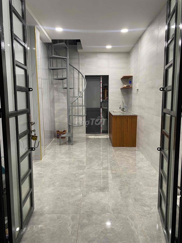 Cần bán nhà mặt tiền hẻm 120/ Trần Hưng Đạo, ra hẻm 131 Bùi Viện.Q.1 - Ảnh 2