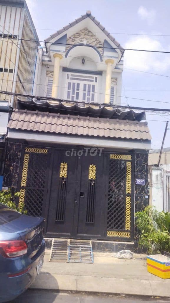 KẸT TIỀN BÁN GẤP NHÀ MẶT TIỀN HÓC MÔN, 4X15 2 TẦNG GIÁ RẺ
