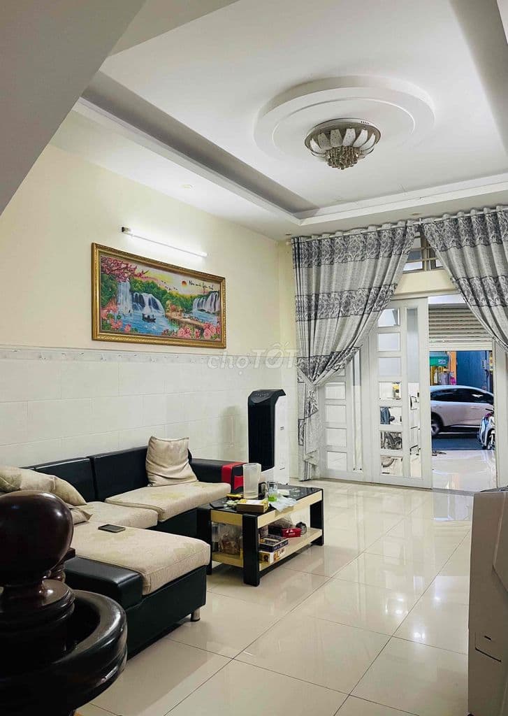 Bán nhà mặt tiền đường 339 Đỗ Xuân Hợp, quận 9