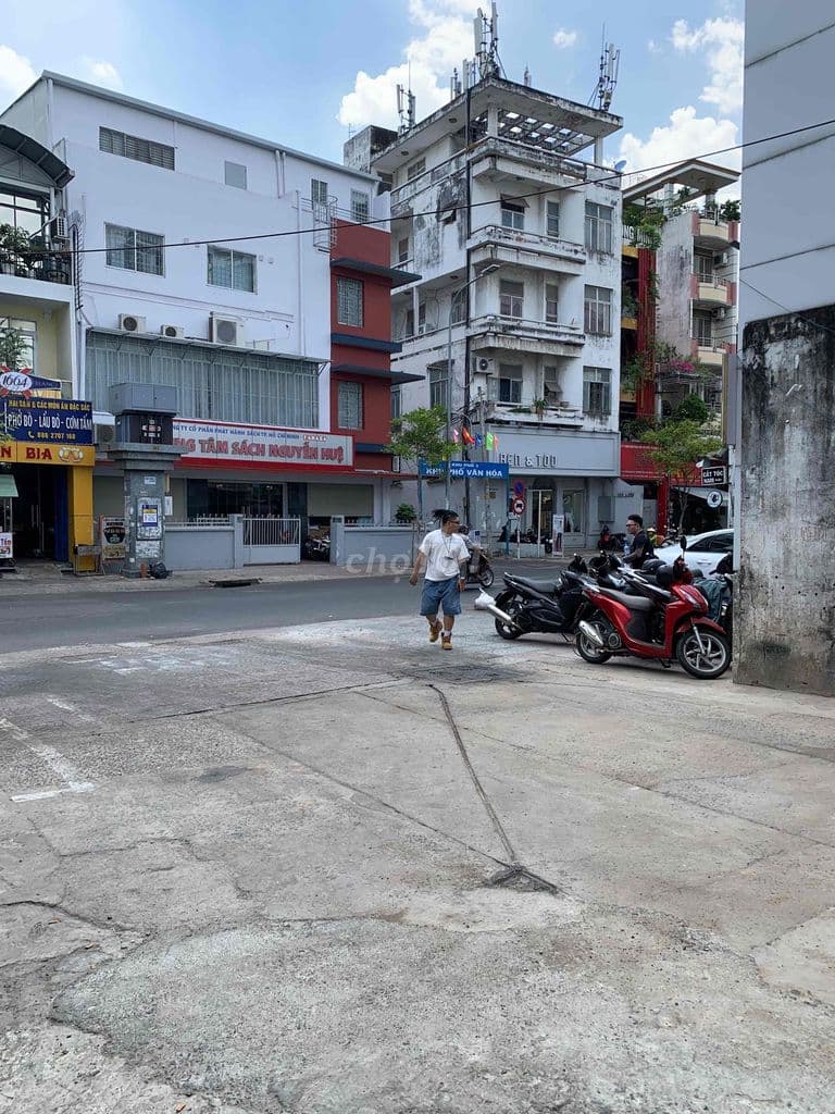 Mặt tiền hụt Trần Đình Xu P. Cầu Kho Quận 1 , 8 Tỷ TL