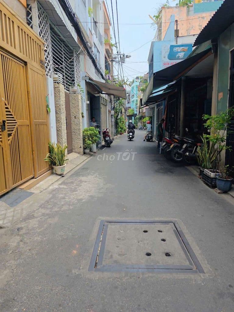 GIẢM 200TR...TRƯỚC BÁN 4 TỶ350 GIỜ GIẢM CÒN 4 TỶ150 SÁT CHỢ TÂN BÌNH