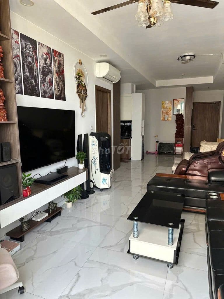 Chung cư Lotus Garden, Tân Phú, 71m2 sổ hồng sẵn bán gấp tặng nội thất