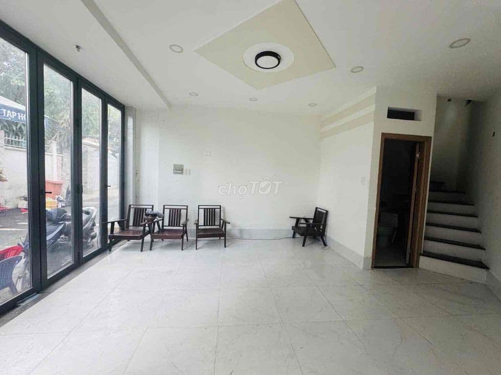 Nhà 2 Tầng Mặt Tiền Kinh Doanh Đường