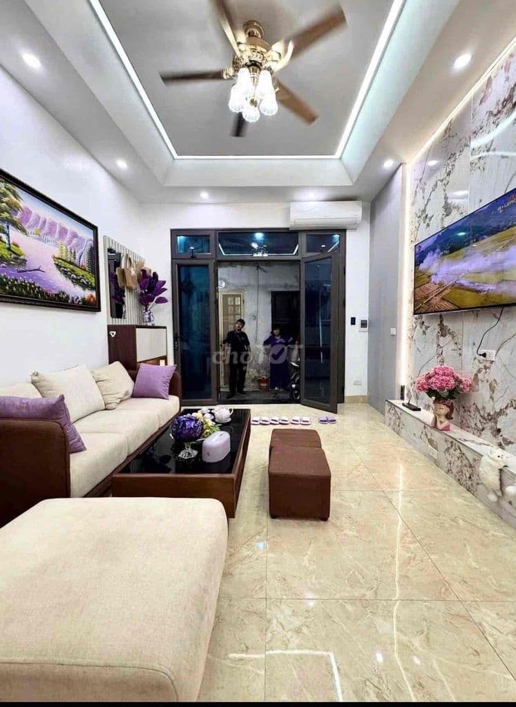 Lô góc Đại La, ngõ thông 3 thoáng, tặng nội thất xịn, ngõ rộng, 42m. - Ảnh 2