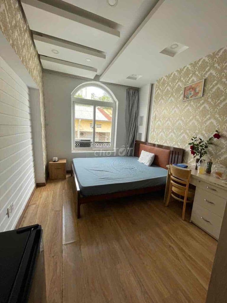 Bùi viện studio cửa sổ thoáng mát giá rẻ