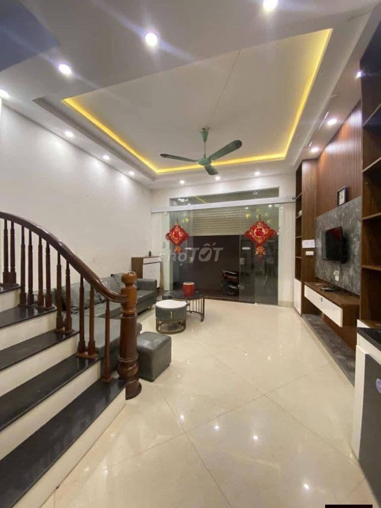 Nhà 5 tầng Trần Khát Chân - Hai Bà Trưng, ô tô gần, giá 6,3 tỷ