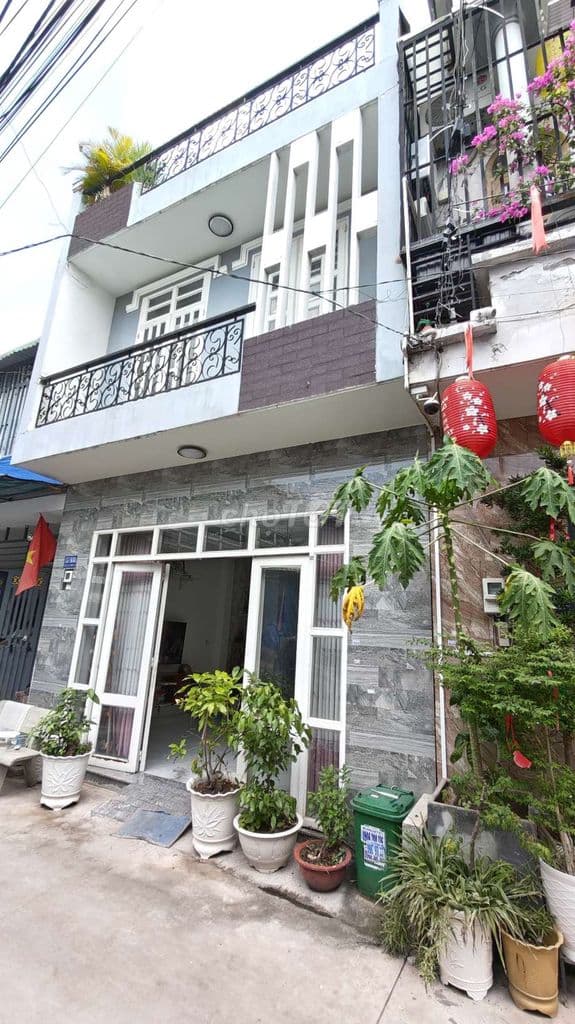 Nhà hẻm xe tải Gò Vấp . Đúc 2 lầu 3 phòng.. 4,89 tỷ
