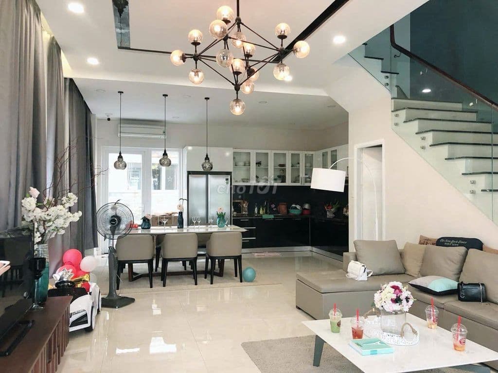 Bán nhà biệt thự Melosa Garden Khang Điền 8x18m=144m2