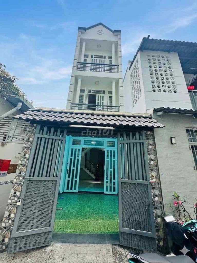 Nhà 2 lầu, hẻm ô tô ở Thống Nhất, Gò Vấp, HCM