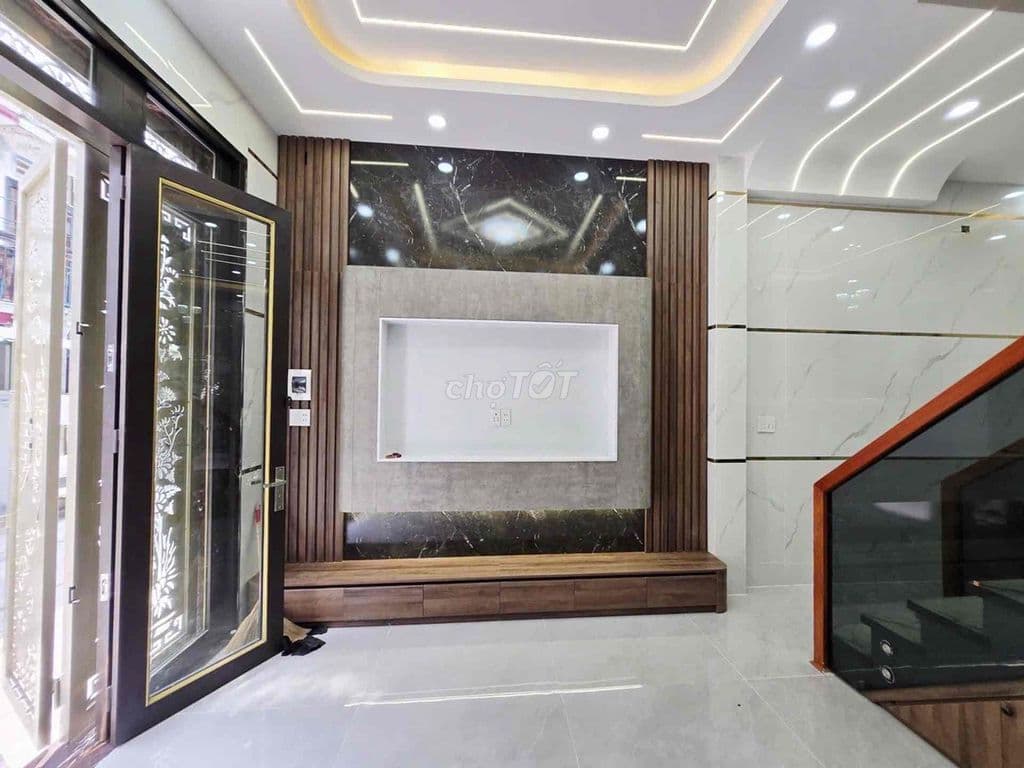 Nhà mới full nội thất 100% Hẻm xe hơi - Sát mặt tiền tiện kinh doanh
