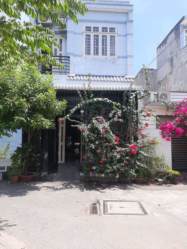 Cô Bình bán căn nhà 1 lầu mặt đường kinh doanh buôn bán , sổ riêng