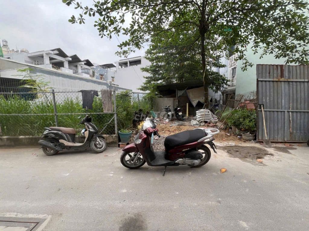 Chủ cần bán 3 lô đất mặt tiền 42 sau lưng Bệnh viện Q2