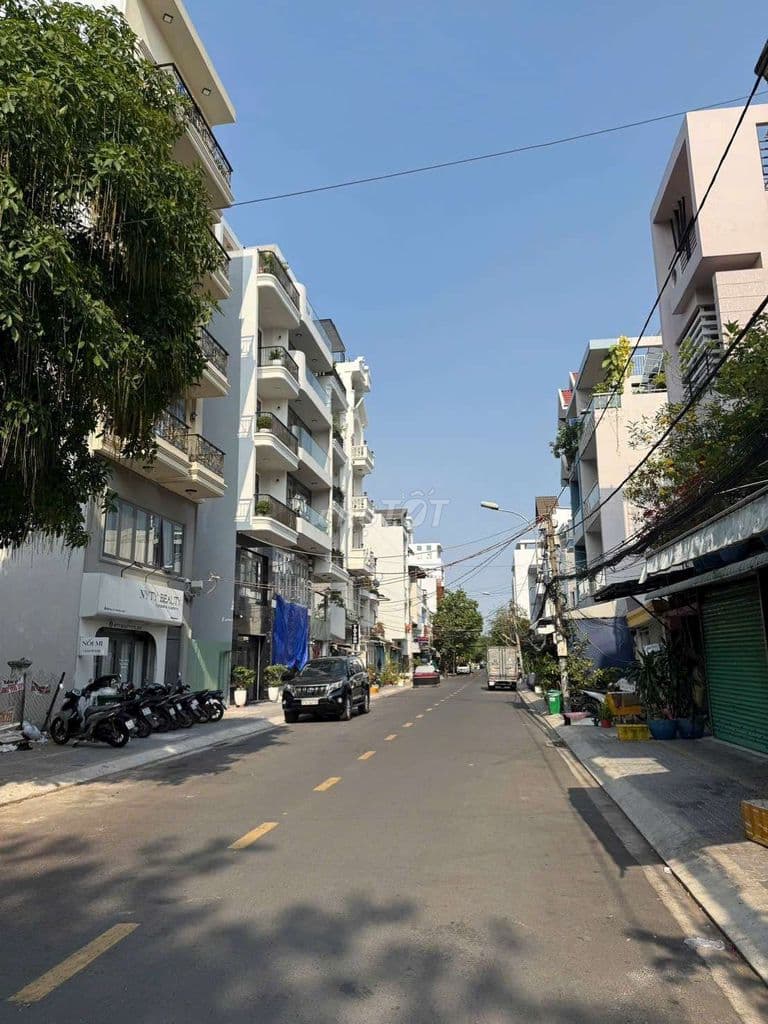 nhà 5 x 25m đường số 6 . p bình thuận .Q7