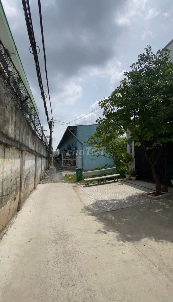 Bán đất Quốc lộ 1A, DT: 4x16,5m. Nở hậu 5,1m. CN 77m2. Hẻm 3 gác. - Ảnh 3