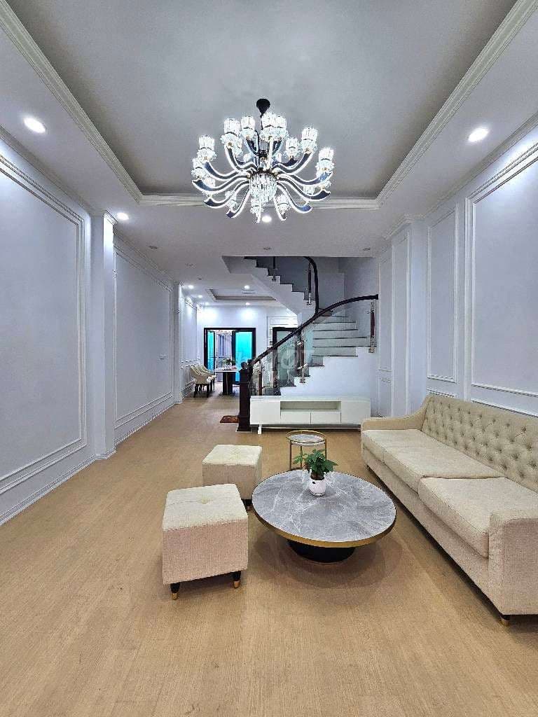 Cần bán nhà dân xây 4 tầng 68m² full nội thất ô tô đỗ cửa Long Biên - Ảnh 2