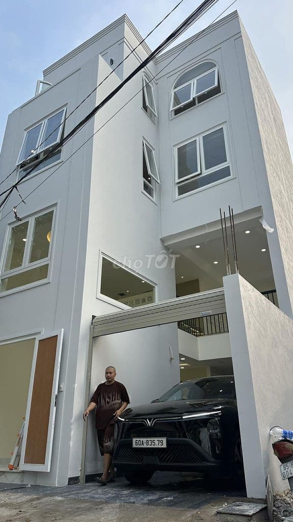 NHÀ MỚI - GARA 7 CHỖ - CẠNH METRO - CÔNG VIÊN - VỊ TRÍ ĐẸP Q9