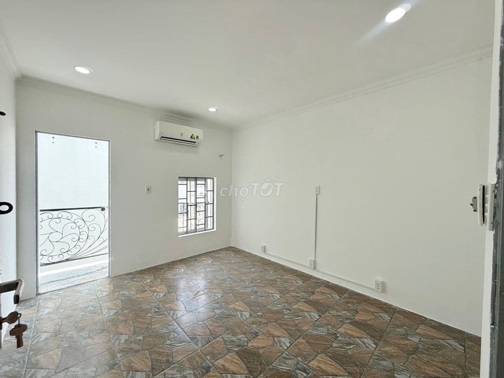 Bán nhà Võ Thị Sáu Quận 3, hẻm xe hơi sát mặt tiền, 4 tầng, sổ đẹp