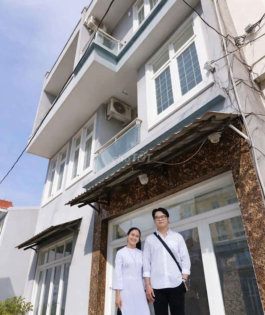 NHÀ HXH ĐƯỜNG BÌNH THÀNH NGANG KHỦNG 8M. 1 TRỆT 2 LẦU GIÁ CHỈ 5 TỶ3.