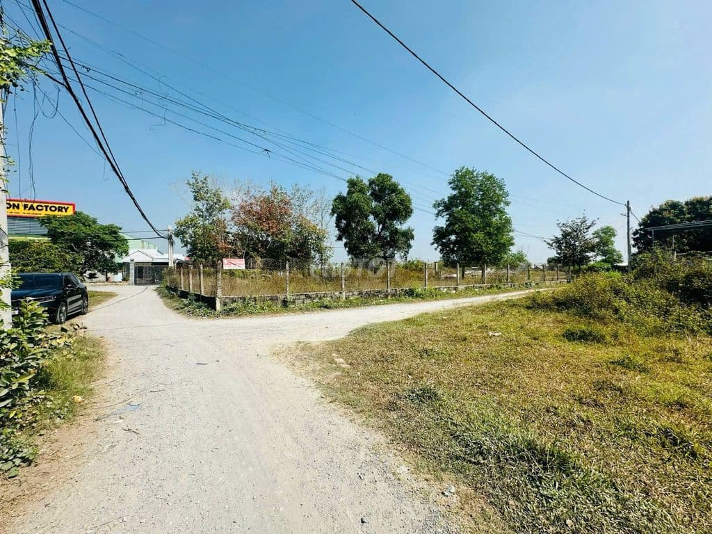 Góc 2 mt đường trải đá xe otô, dt 240m, full thổ, xã Trung Lập Hạ - Ảnh 3