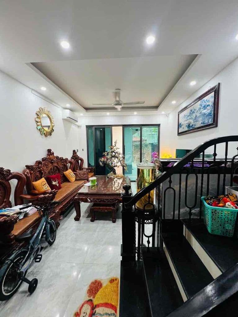 Phương Mai, ô tô đỗ, 30m ra phố,ngõ thông, nhà dân, full đồ, 39m*5T