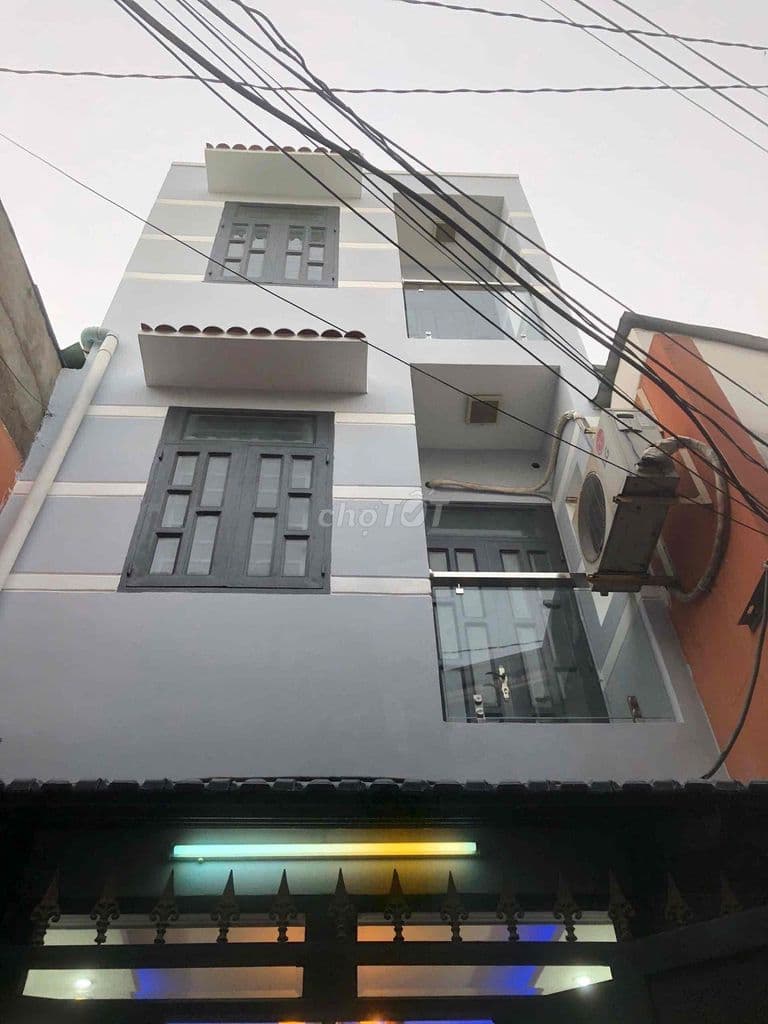 Nhà bán 3.75x9.3m 1 trệt 2 lầu 4PN 3WC, có sân phơi - Giá 4.5 tỷ Tl