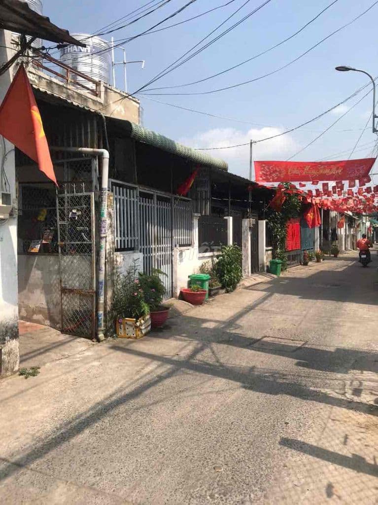 Bán dãy nhà trọ hẻm E8 đường Thới Hoà, xã Vĩnh Lộc, BC, giá 5,5 tỷ TL