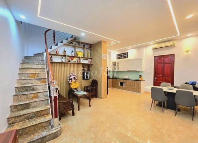 NHỈNH 10 TỶ NHÀ TT HAI BÀ TRƯNG, GẦN BÁCH-KINH- XÂY- THANG MÁY 6 TÂNG