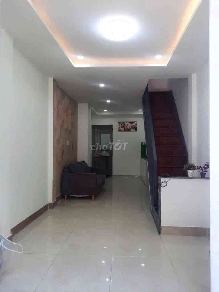 Q10 - nhà bán - hẻm xe hoi - 4 tầng - 3 phòng - giá nhỉnh 6 tỷ TL