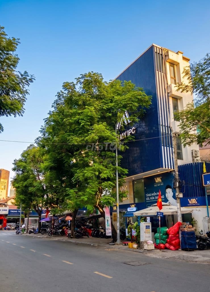 Nhà góc 3 MT Q1 ngay Chợ Bến Thành – HĐ thuê 155tr/tháng