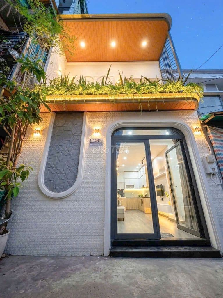 Nhà mới mặt tiền hẻm vào ở liền huỳnh tấn phát Q7