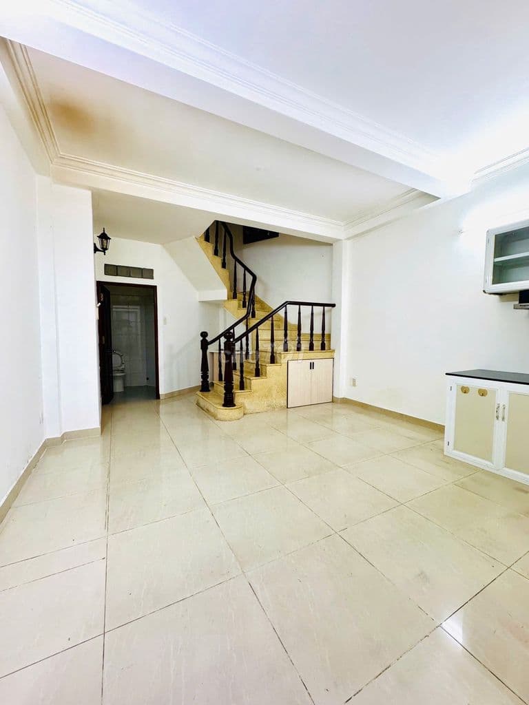 BÁN NHÀ HẺM XE HƠI CMT8 Q10 - XÁCH VALY VÀO Ở NGAY - 4X10 - 3 TẦNG/3PN - Ảnh 2