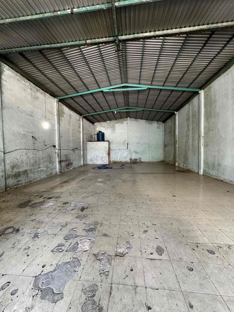 Cho thuê xưởng 10 x25m.Có văn phòng Đường xe continer ra vào.Q12 - Ảnh 2