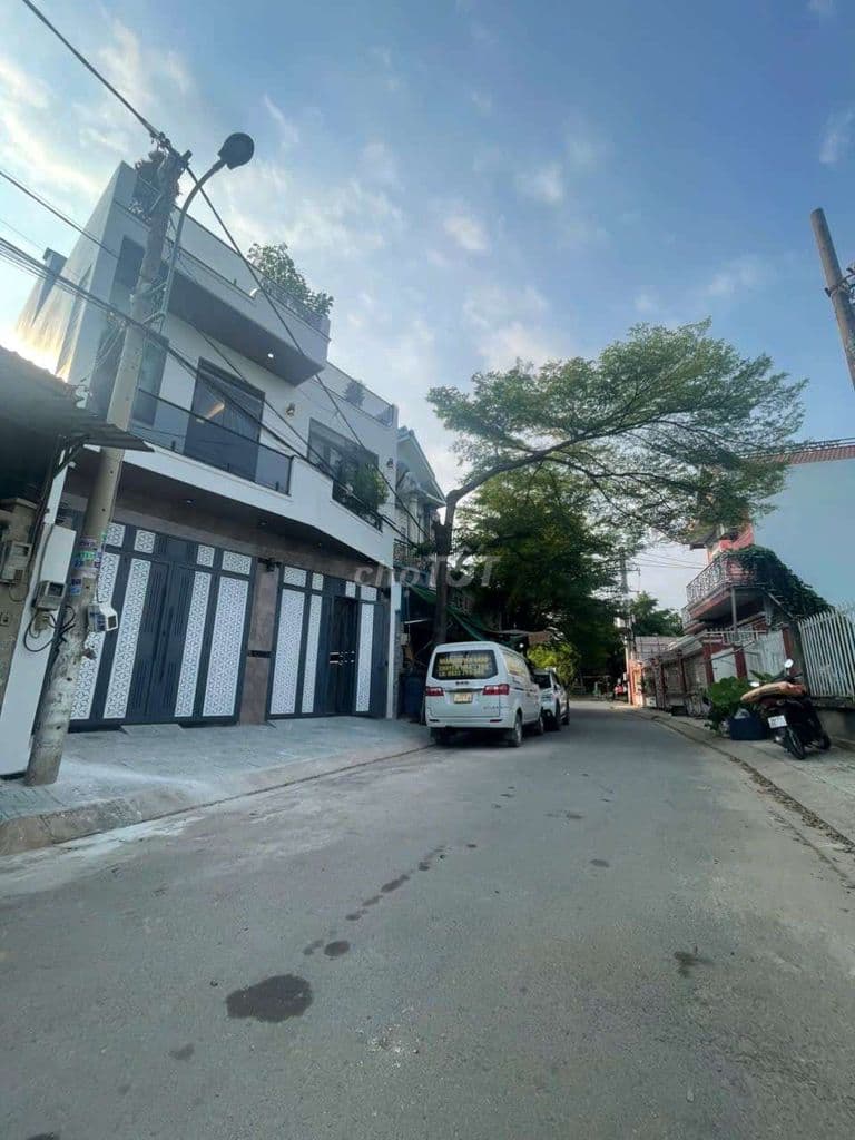 BIỆT THỰ MẶT TIỀN ĐÔNG THẠNH 8_1,DT:81m2, SỔ HỒNG RIÊNG, GẦN CẦU DỪA