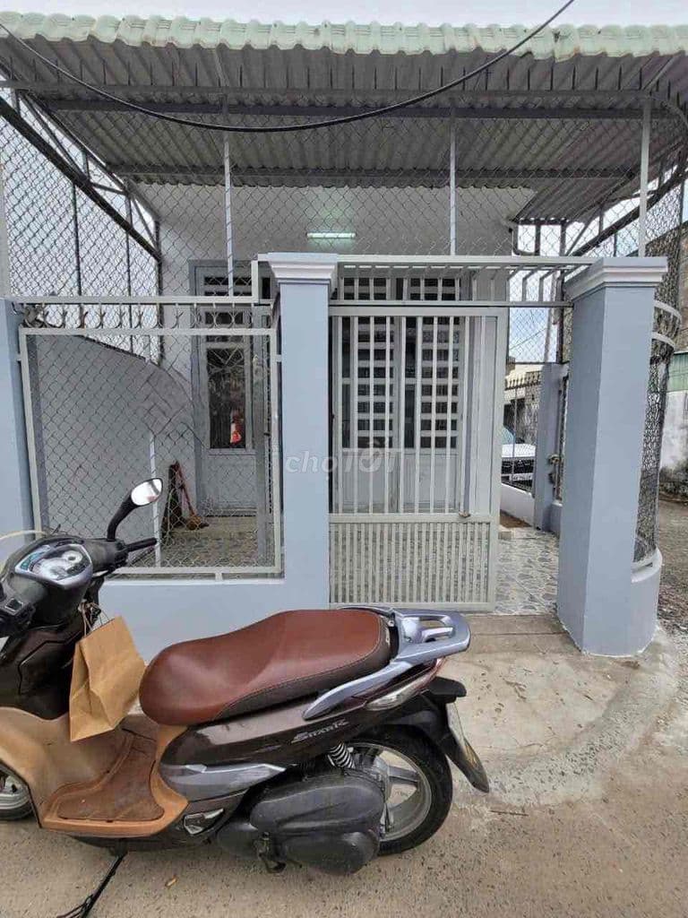 BÁN NHÀ CẤP 4 KẾ CHỢ BÌNH CHÁNH 60M2 GIÁ RẺ