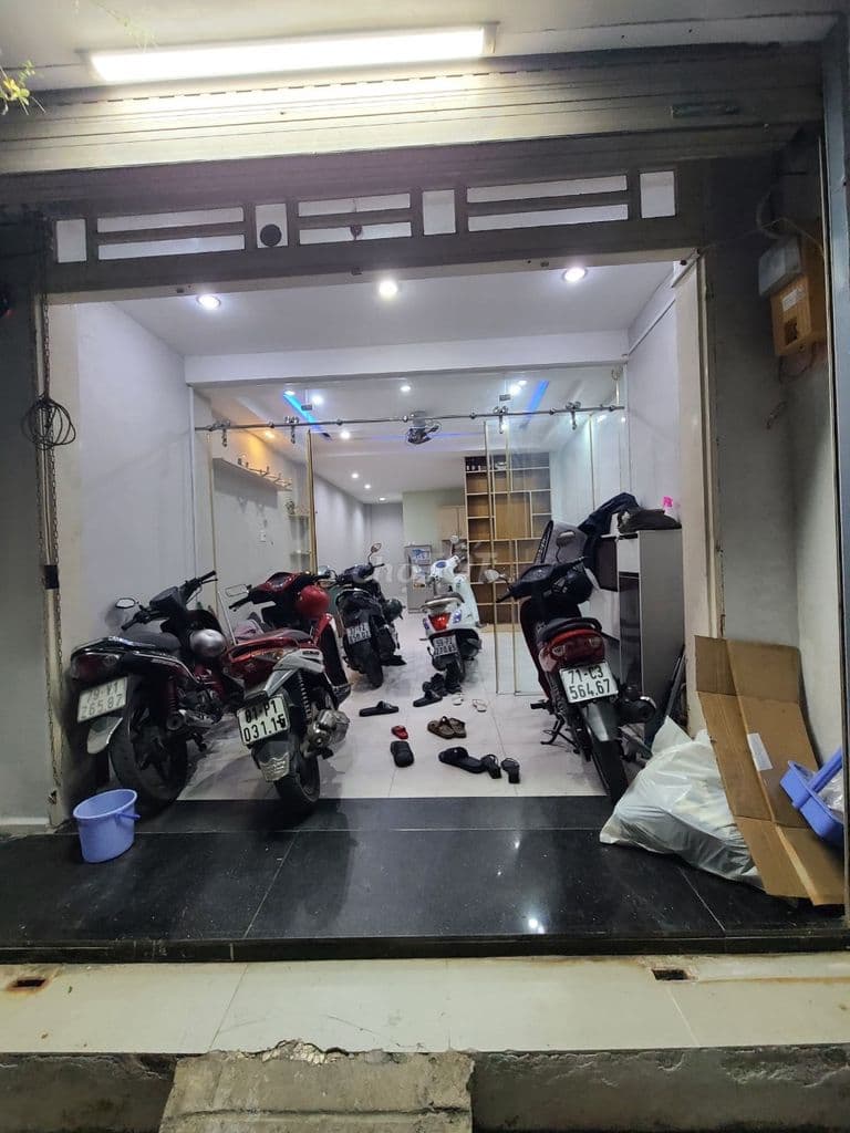 Chính chủ bàn NHÀ P6 DT 4 X 10 HẺM XE TẢI Gía 5,3ty