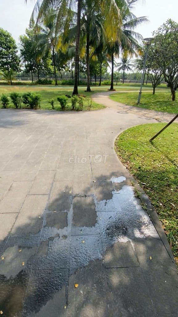 GIÁ TỐT Nhà 1T 2L, 102m2, có nội thất, sổ hồng, view công viên sông