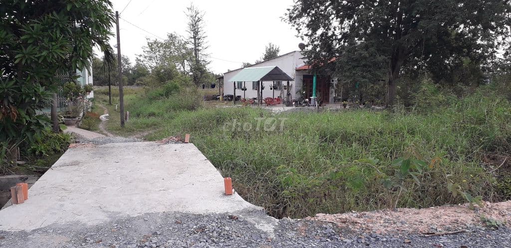 Đất mặt tiền xe tải đường Một Dữ Hưng Long