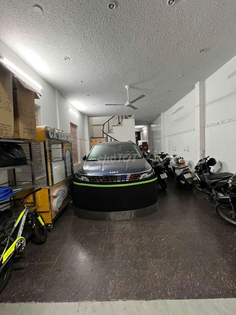 Bán nhà mặt tiền khu Tên Lửa 5x20 3 lâu