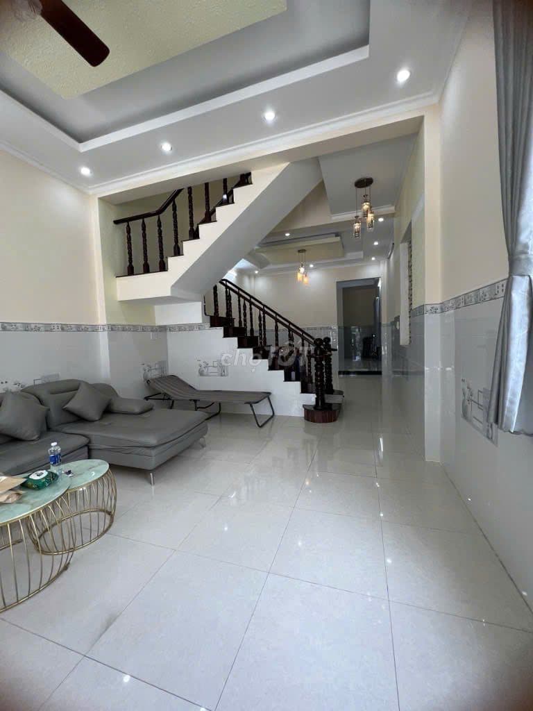 BÁN NHÀ HXH 2 TẦNG 99M2 5,3TY GIÁP QUẬN 2 SỔ HỒNG