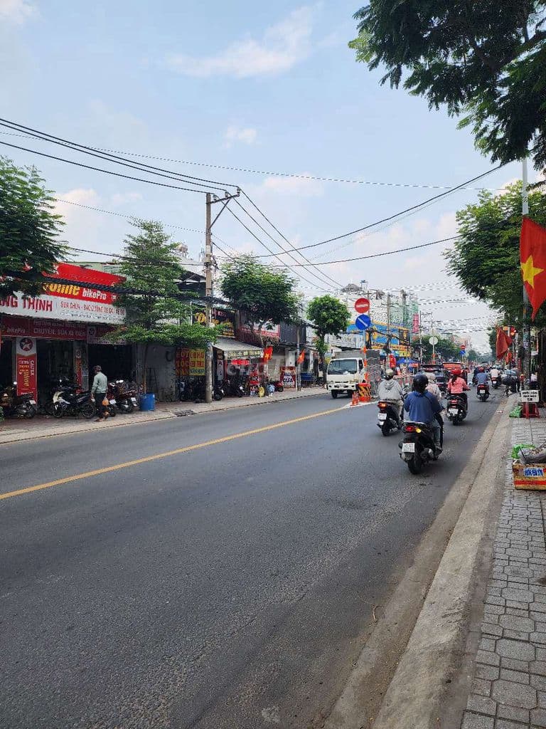 Mặt tiền dương thị mười 5 x 35, Gần bệnh viện q12