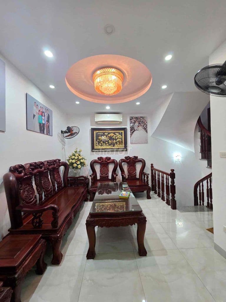Nhà Văn Quán, 5 tầng, lô góc, gần hồ, giá 6.5 tỷ