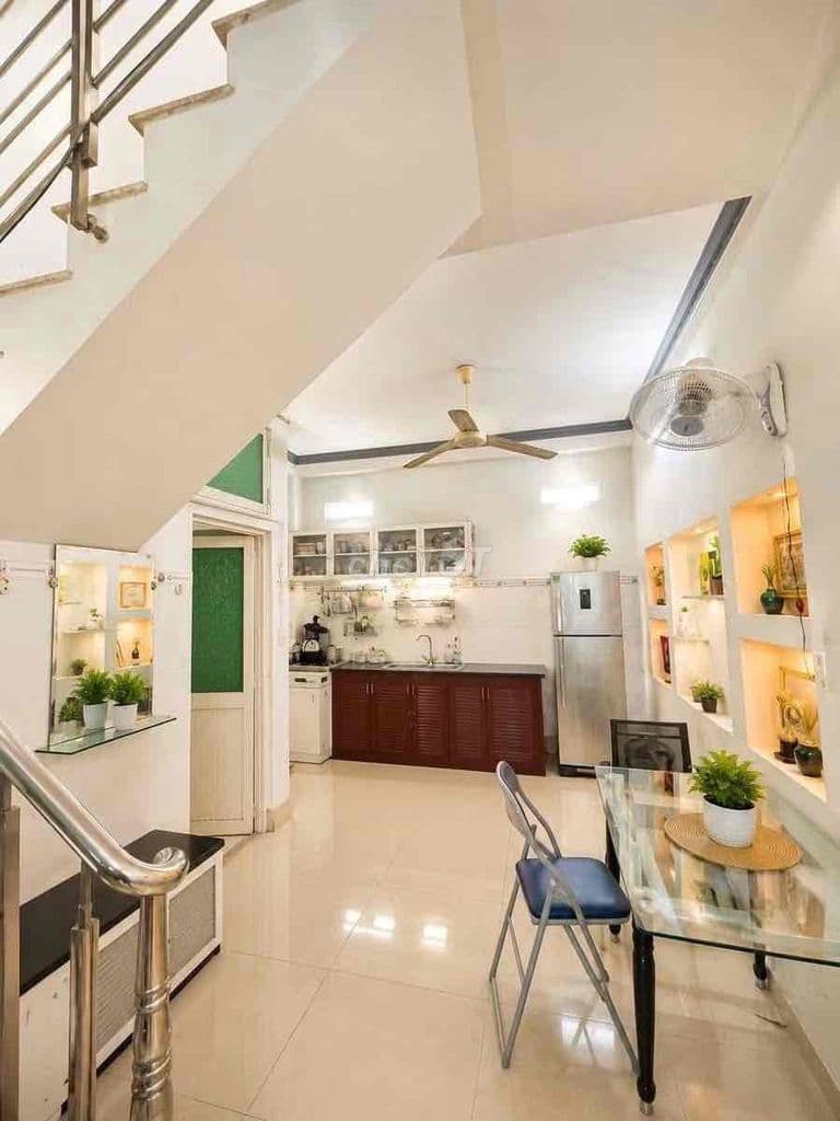 nhà 3 tầng 52m2 hẻm xe hơi sát mặt tiền dân trí cao chủ đi định cư - Ảnh 3