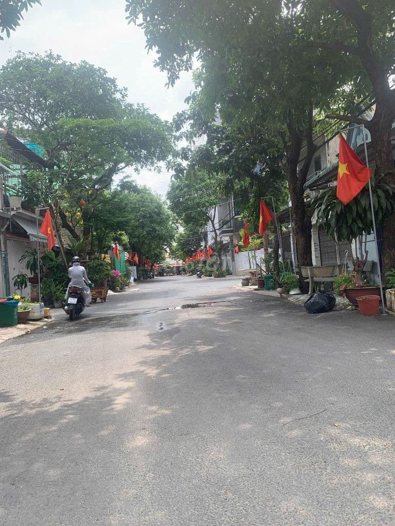 Nhà đẹp HT45 Lê Văn Khương Q12, đường lớn 10m