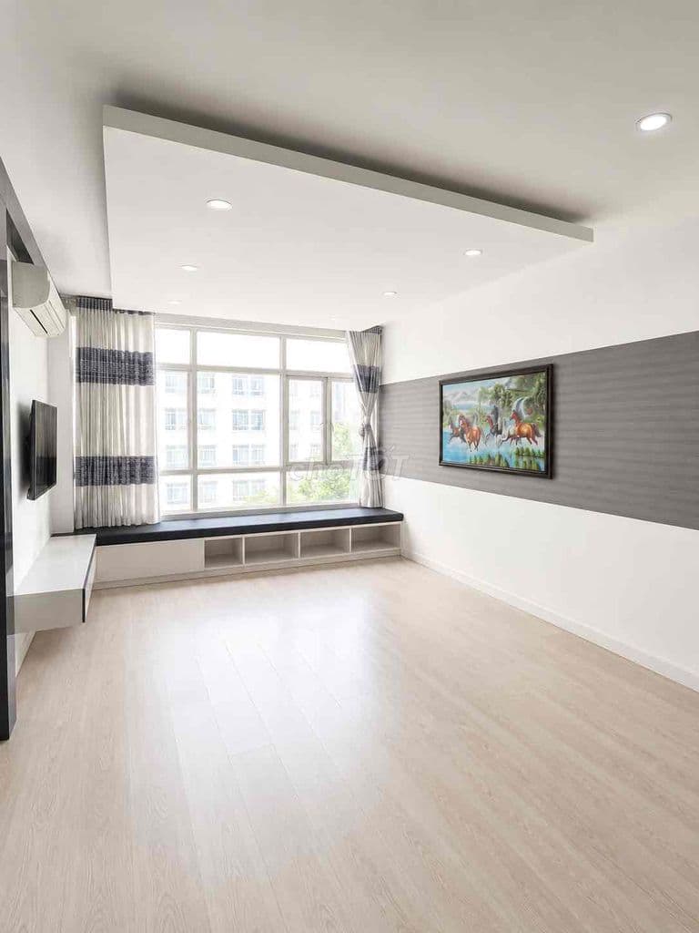 bán căn góc 124m2,3pn full nội thất ,sổ hồng riêng,