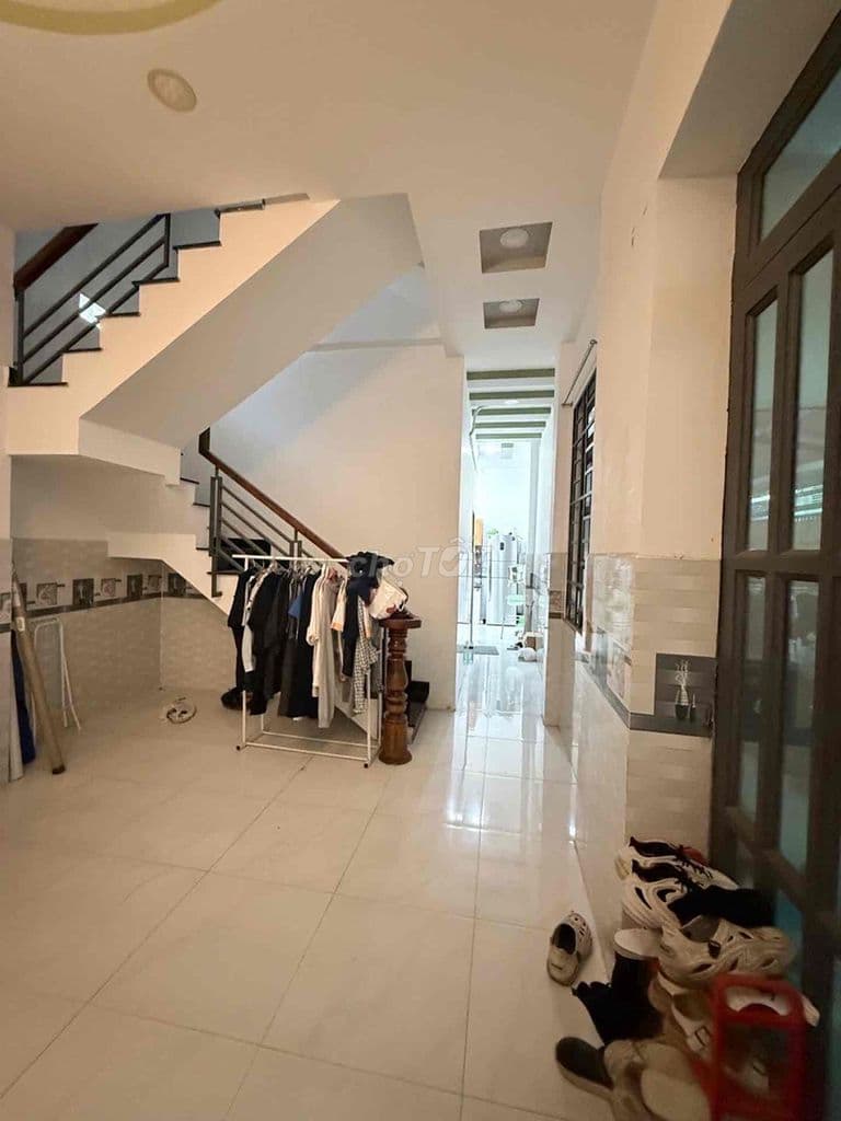 NHÀ NỞ HẬU - TỈNH LỘ 10 - BÌNH TRỊ ĐÔNG- NGANG KHỦNG 12m -3 TẦNG- 5 PN - Ảnh 3